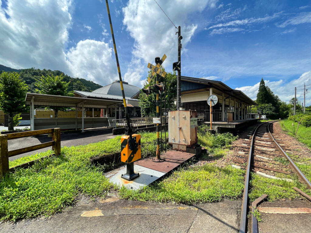 温泉施設に併設する駅「みなみ子宝温泉駅」