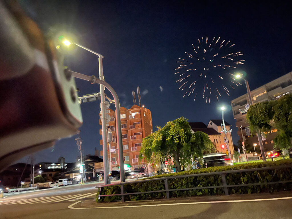 帰り道に花火大会に遭遇