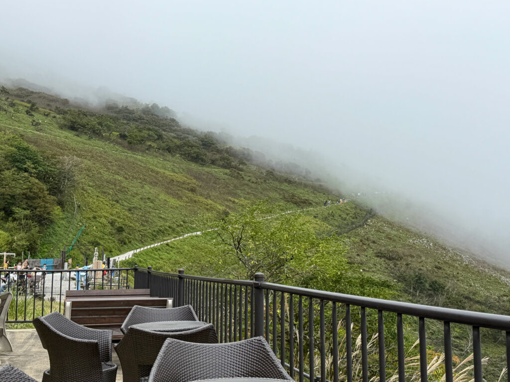 山頂登山道