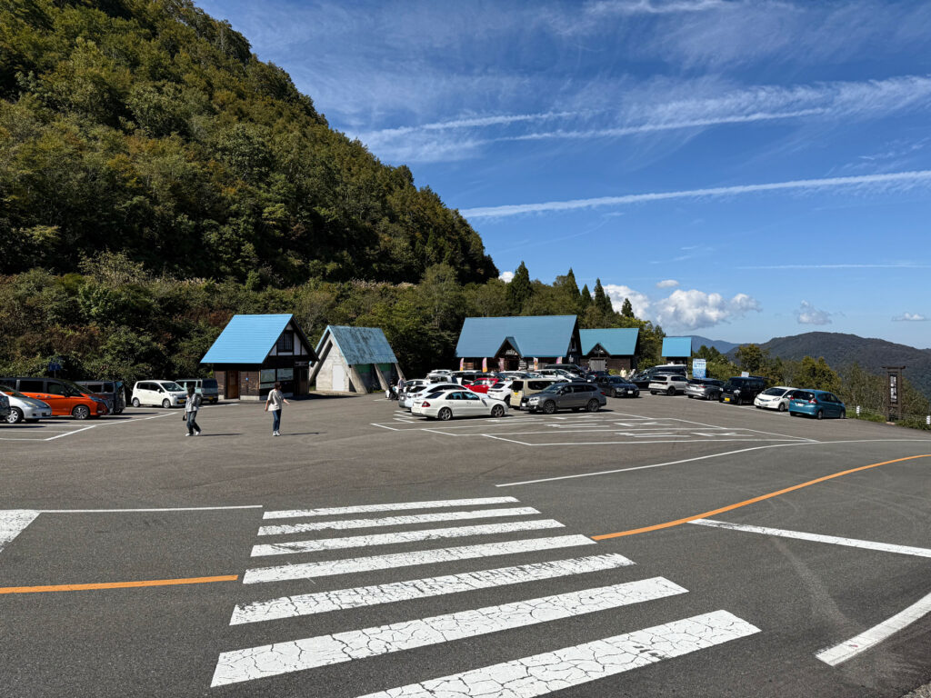 白川郷展望台駐車場