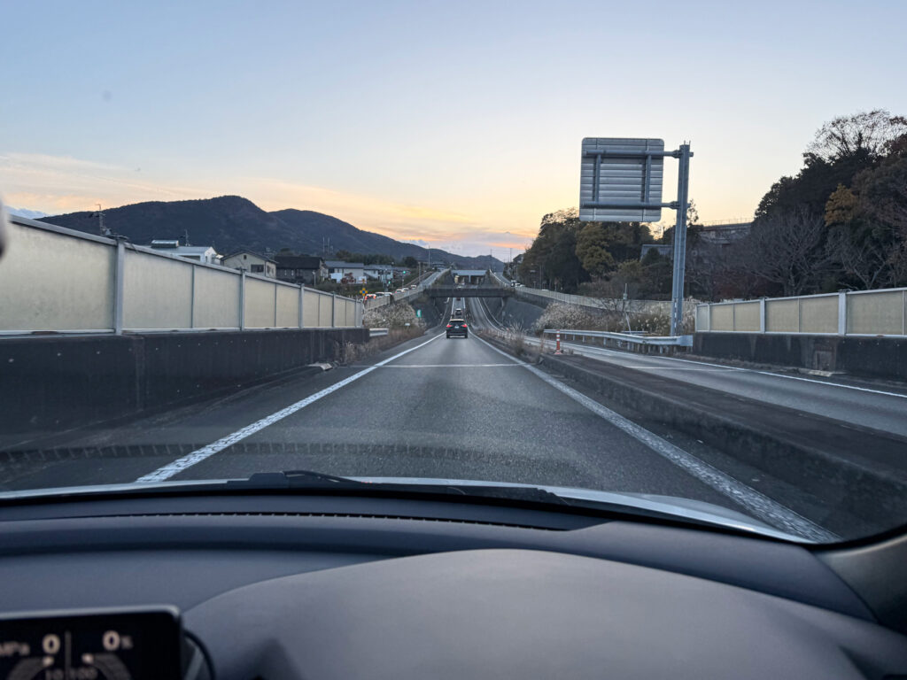 高速道路に突入！