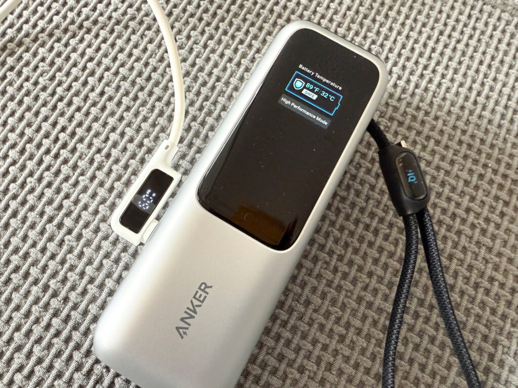 Anker Power Bank (25000mAh, Built-In & 巻取り式USB-Cケーブル)