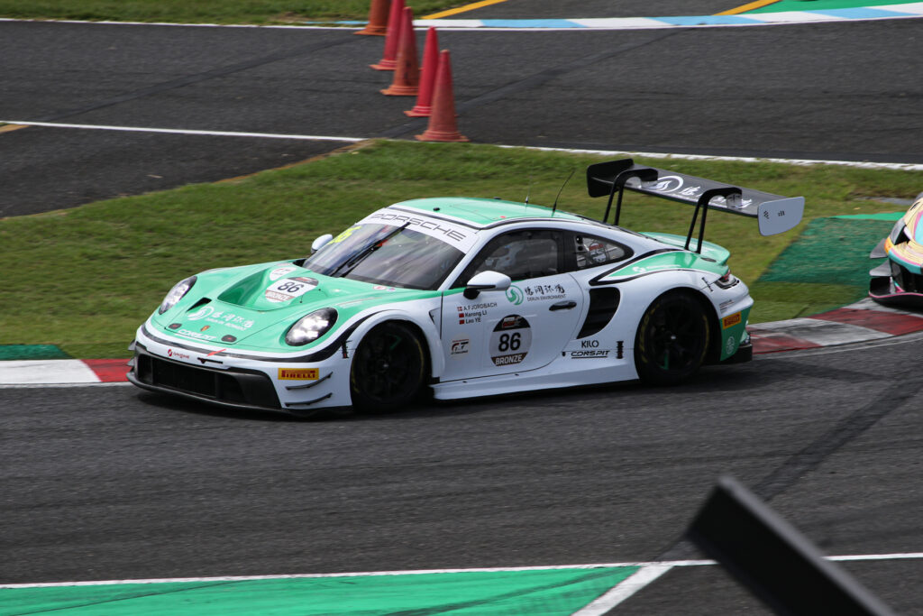 No.86 Origine Motorsport/Porsche 911 GT3 R