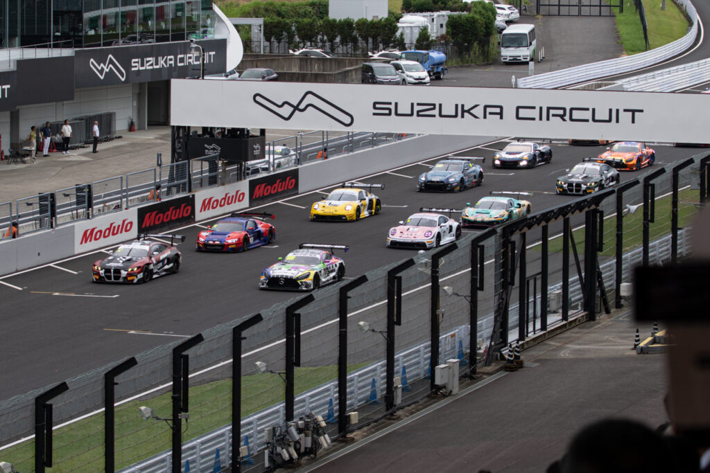 鈴鹿1000kmレース、スタート！