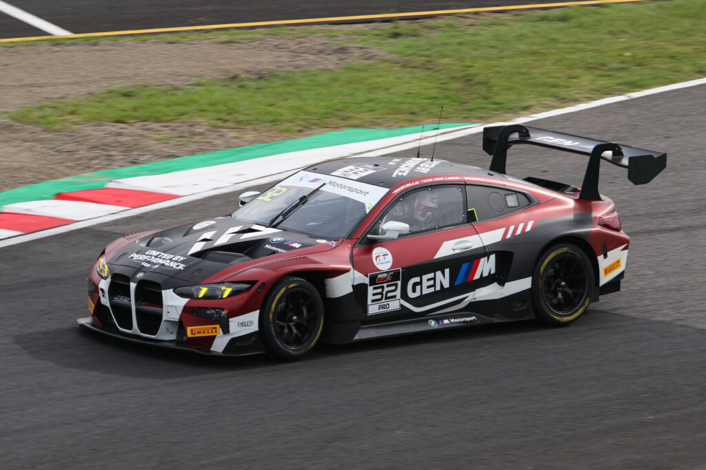 No.32 Team WRT/BMW M4 GT3 EVO