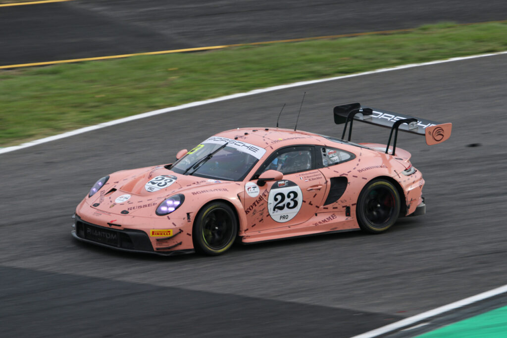 No.23 Phantom Global Racing/Porsche 911 GT3 R