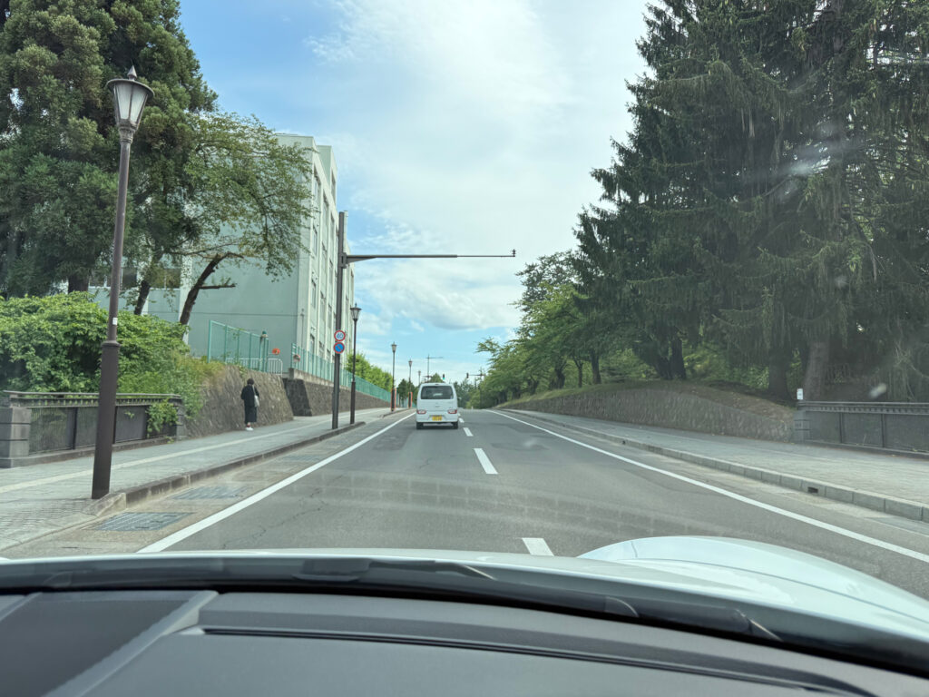 駐車場難民になり弘前公園周囲をぐるぐる…