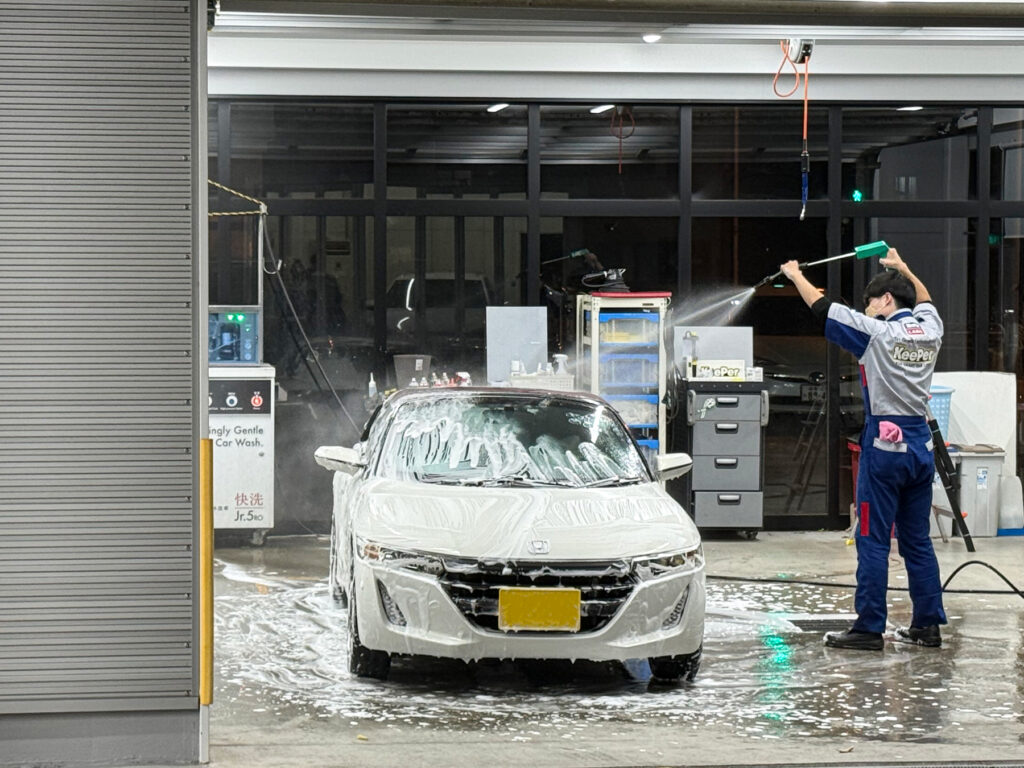 しっかり洗車してもらってパレード参加に備えます。