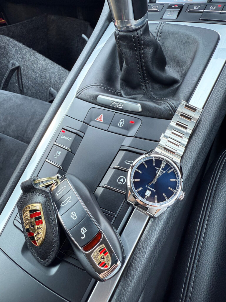 愛車の車内で記念撮影