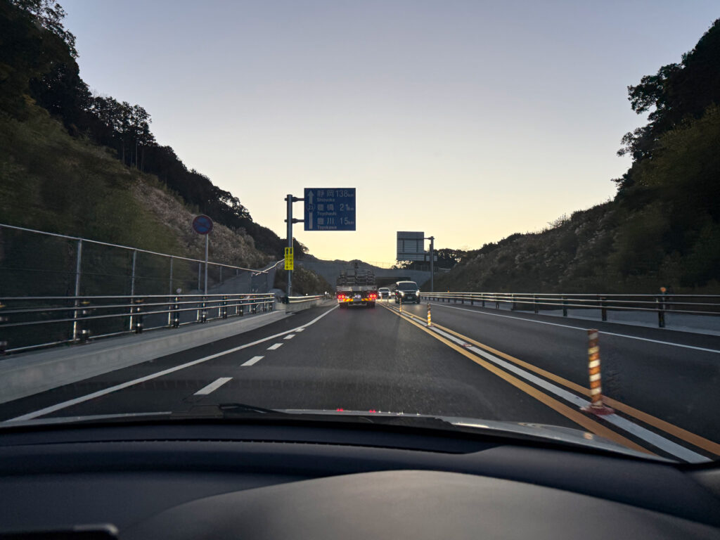 今年3月に全線開通した国道23号「蒲郡バイパス」のお陰で、信号もなく快適下道ドライブ