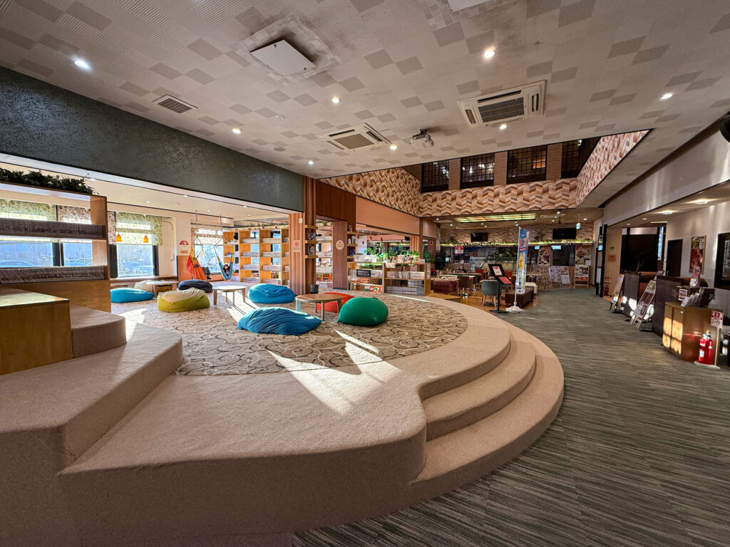 くつろげる設備が多めです。