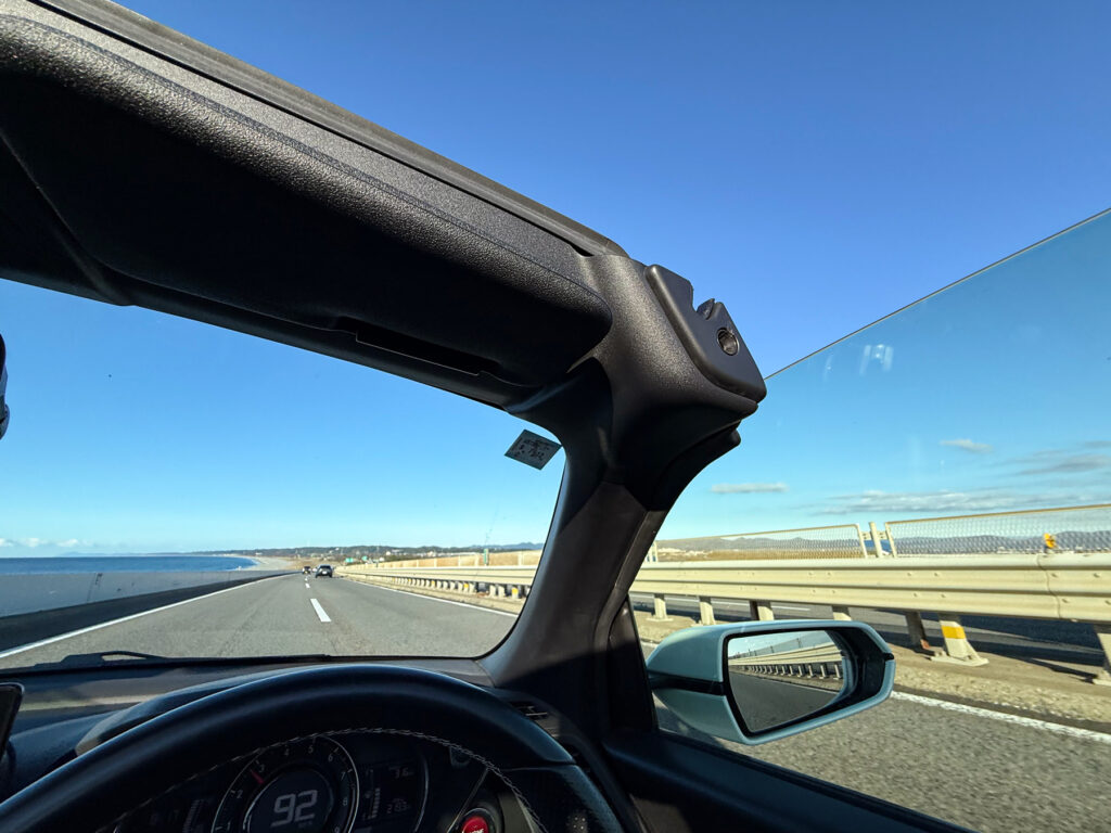 晴れた午前中のオープンドライブを楽しみながら帰宅しました。