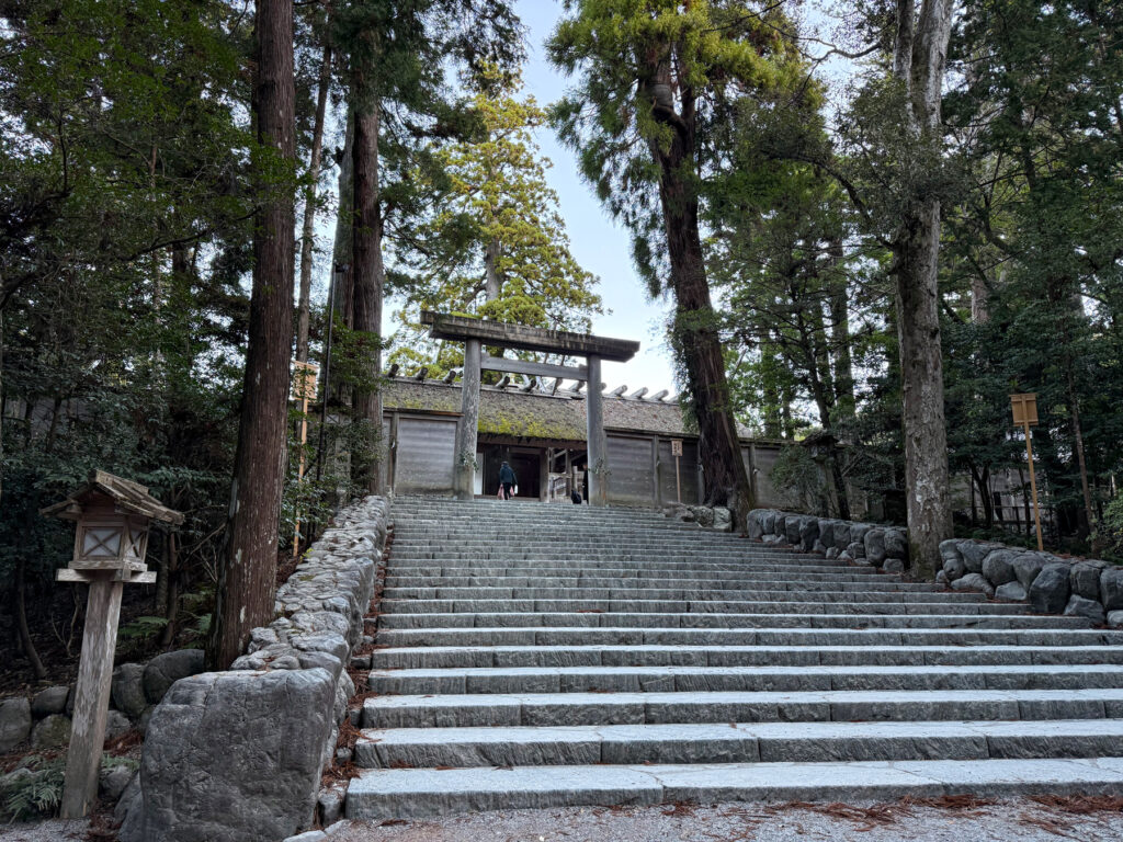早朝の伊勢神宮内宮