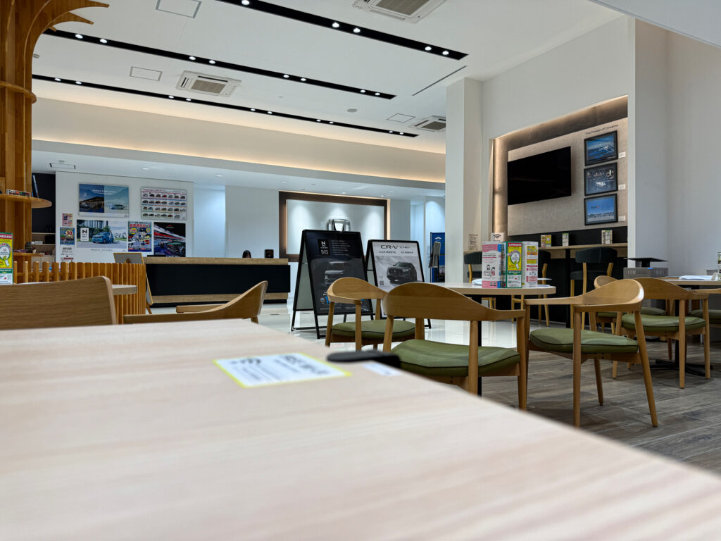 ホンダディーラーに駆け込み先ずは打ち合わせと予約