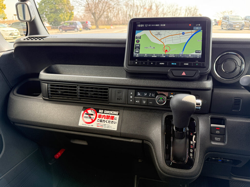 すっきり無駄なく洗練された使い易い内装