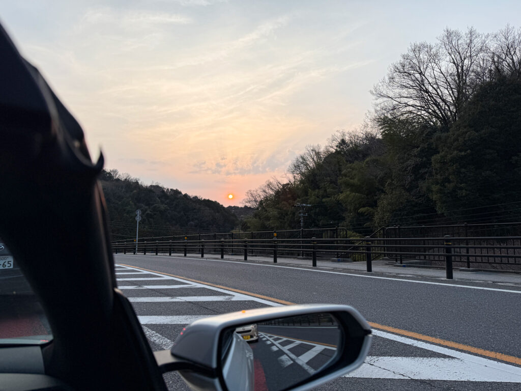 帰り道…陽が暮れてもまだまだ暖かくてありがたい