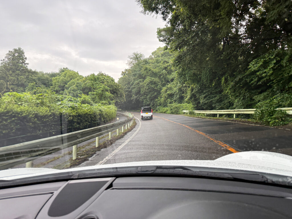 尾張パークウェイも雨
