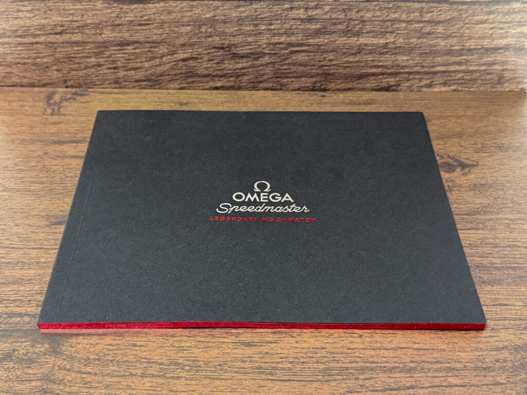 スピードマスターの歴史書かれた質感が良い冊子