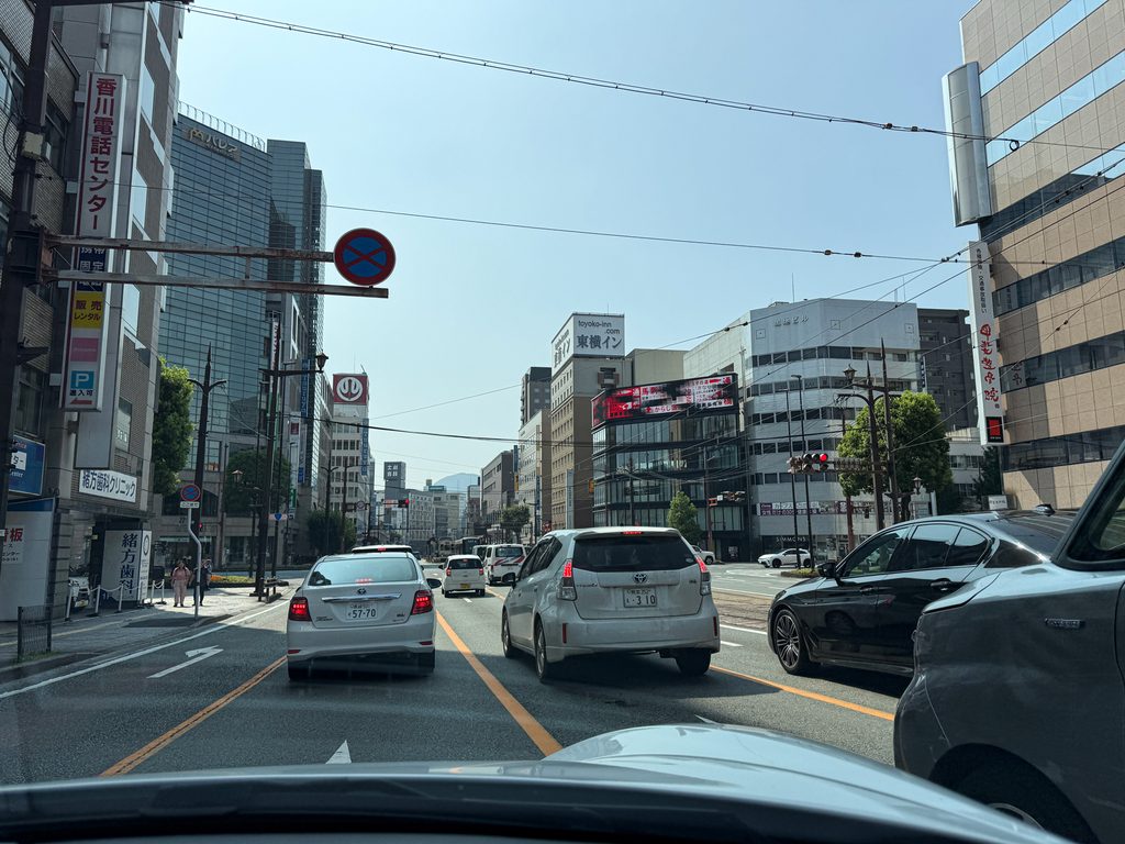 当然ながら混雑している熊本市内